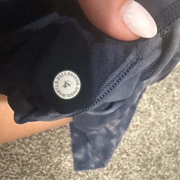 lululemon Blue Tie-Dye Aligns - Picture 3 of 3